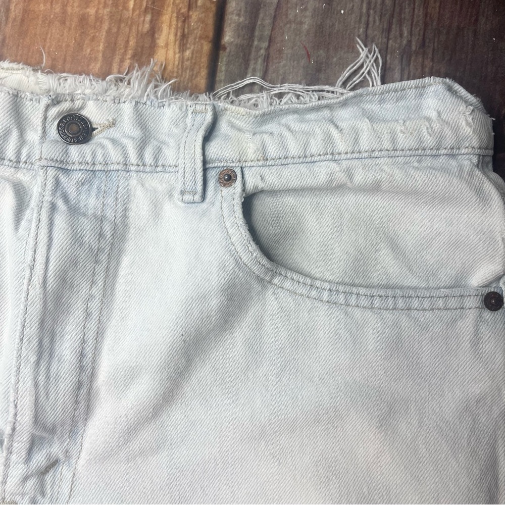 Levi's Vintage White Jean Shorts Frayed Hem Cut-Off Style - Picture 3 of 7